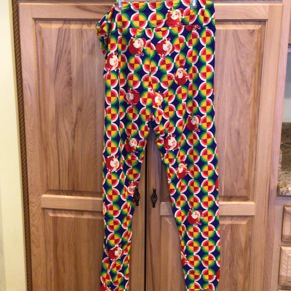 LuLaRoe Santa Leggings TC2